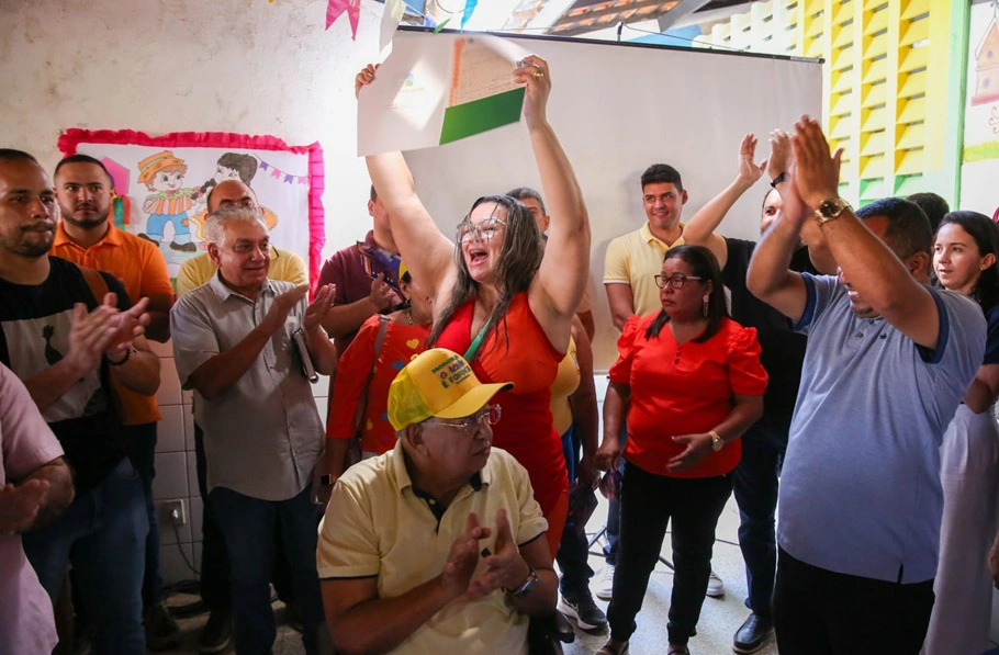 Dr Pessoa entrega registro de imóveis na zona sul Teresina