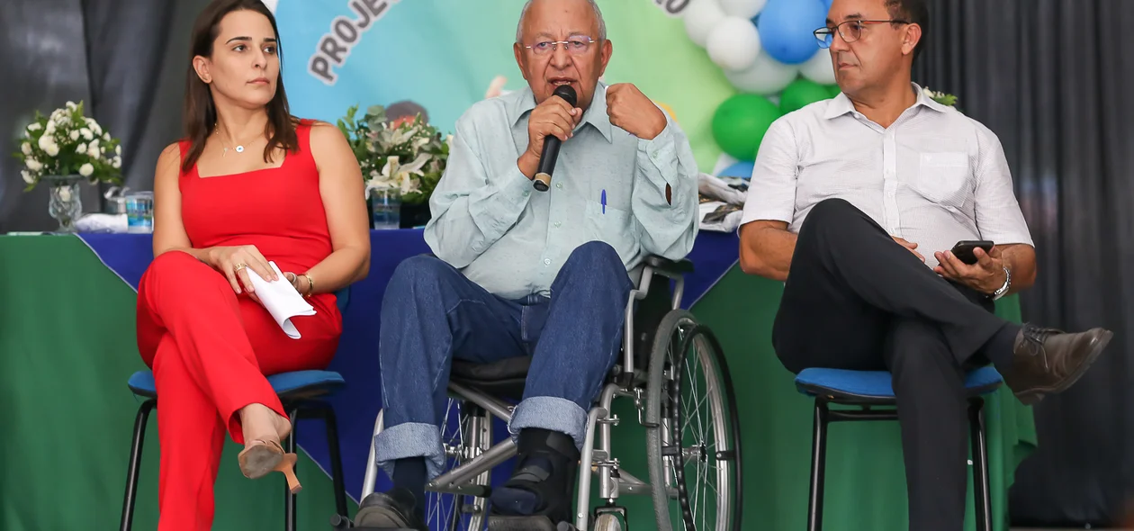 Dr. Pessoa falando da importância do projeto para crianças