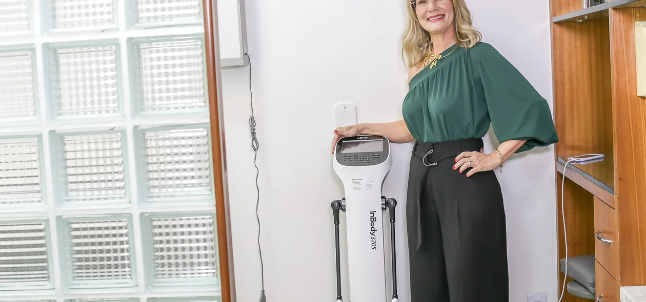 Dra. Ana Tecla na inauguração de seu consultório