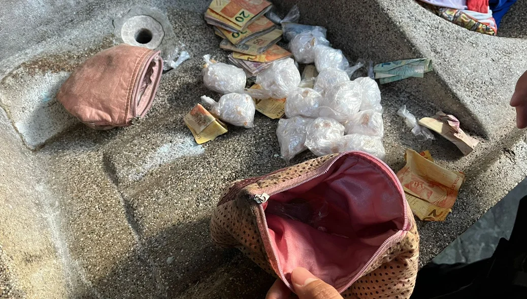 Droga arremessada sobre o telhado