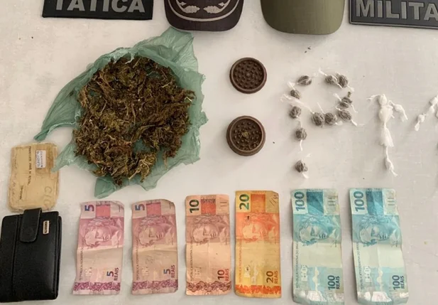 Entorpecentes apreendidos em posse do acusado