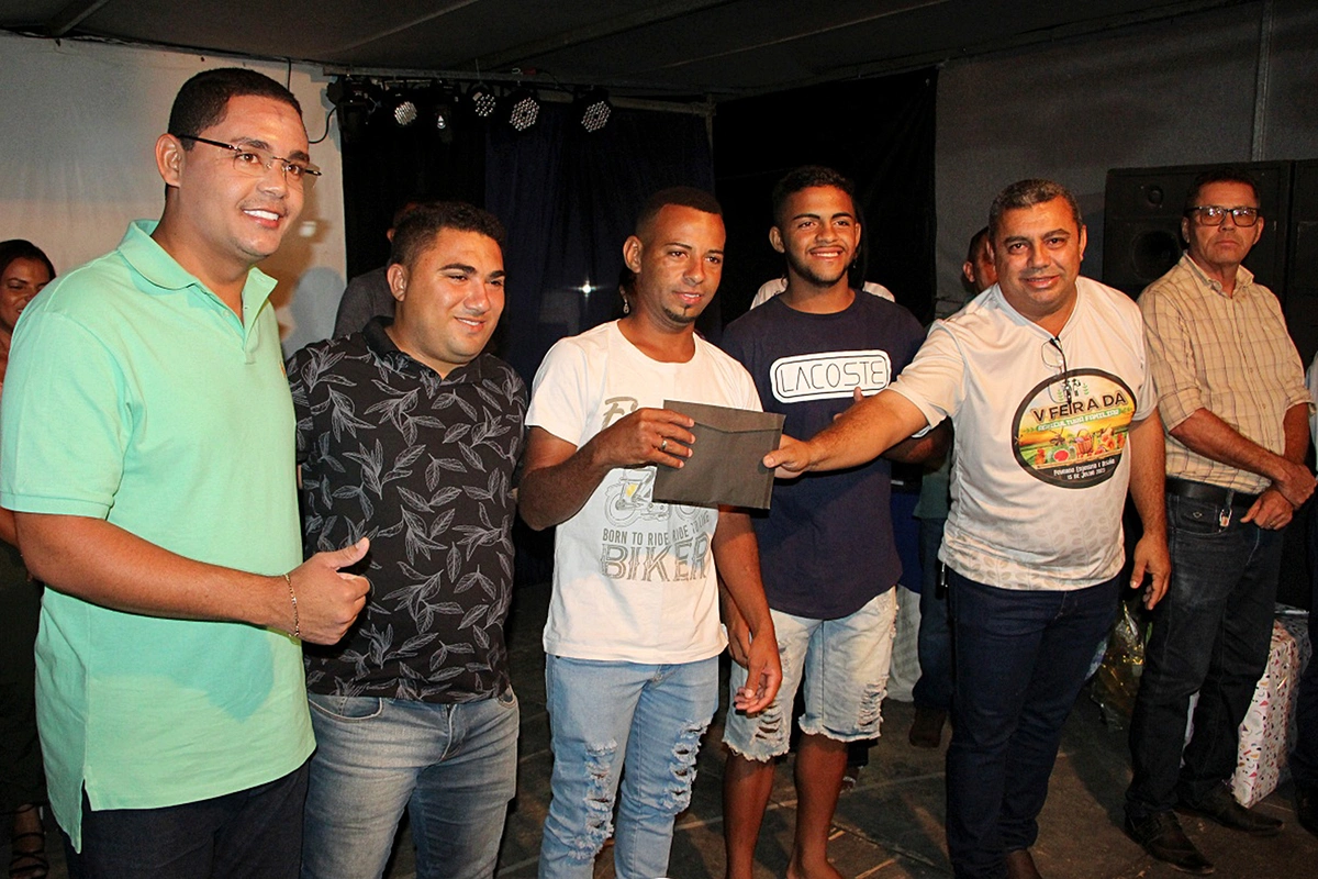 entrega da premiação do Torneio de Futebol