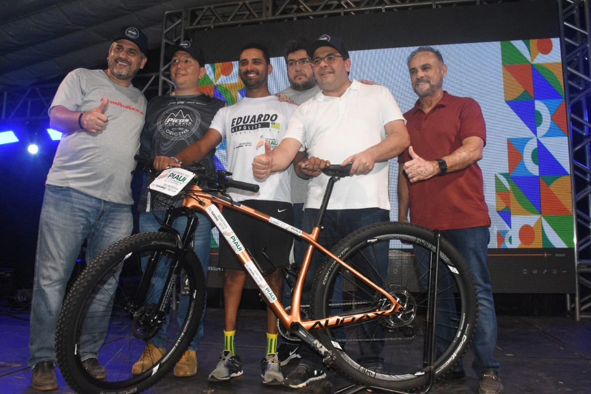 Entrega de bicicleta adaptada