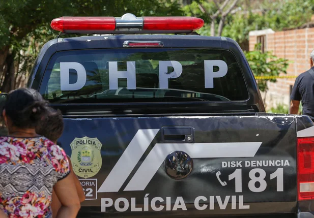 Equipe do DHPP no local do crime