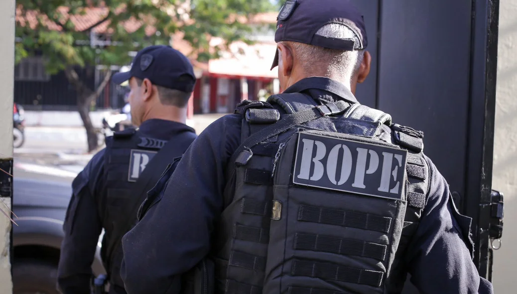 Equipes do BOPE em apoio ao DRACO