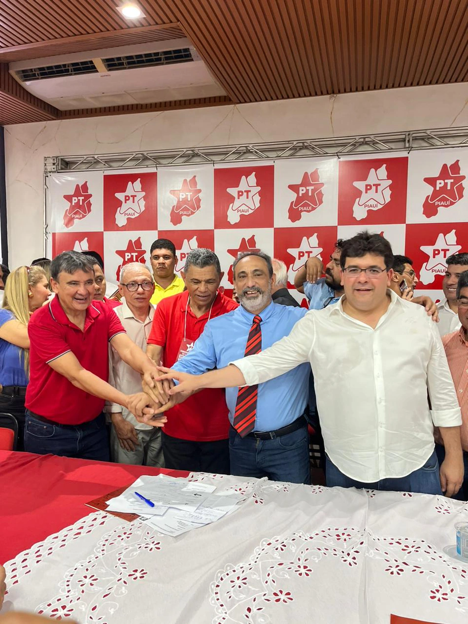 Erivaldo Lopes se filia ao PT e lança pré-candidatura a prefeito