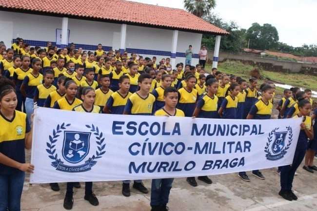 Escola Cívico Militar Murilo Braga