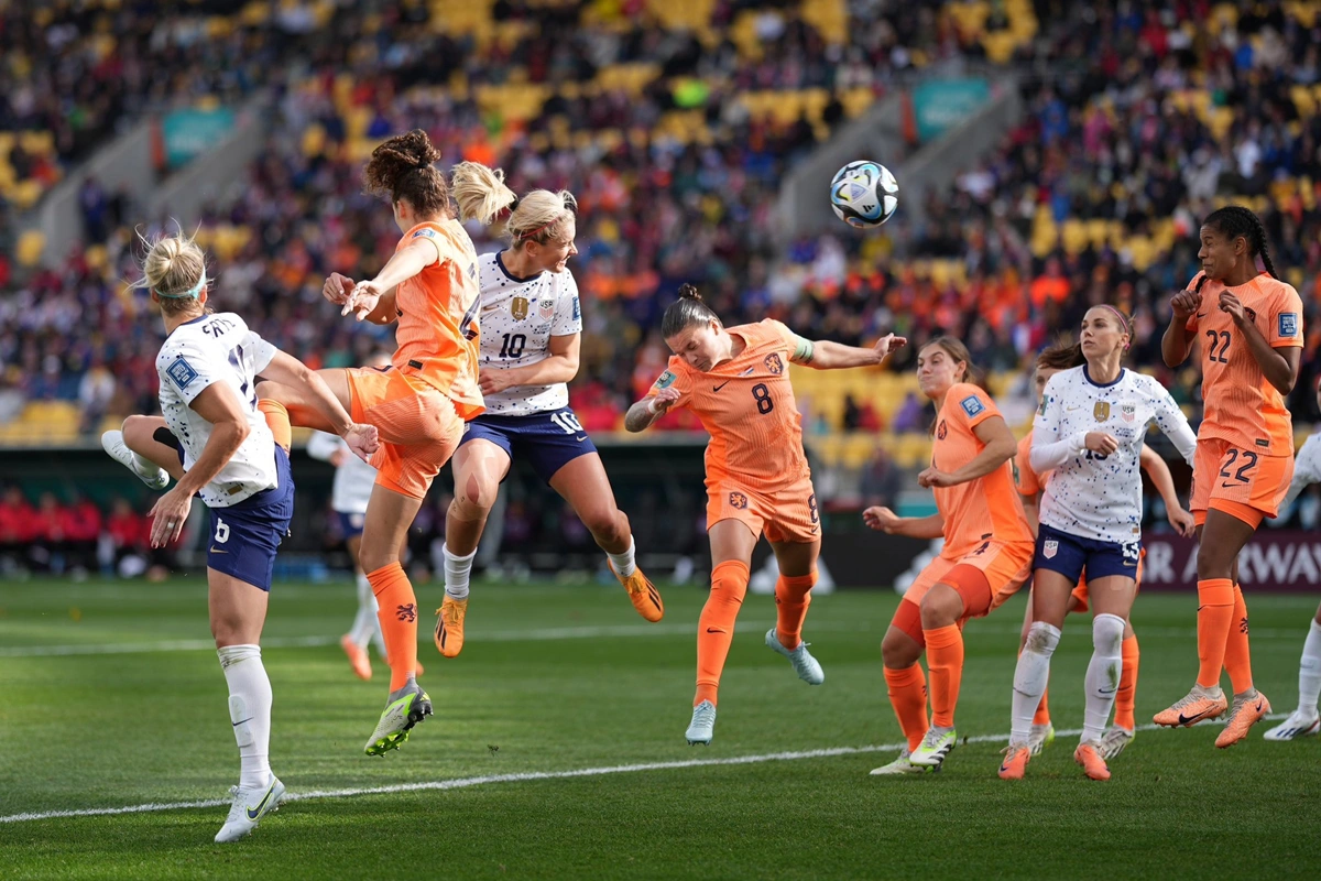EUA e Holanda se enfrentaram na fase de grupos da Copa do Mundo