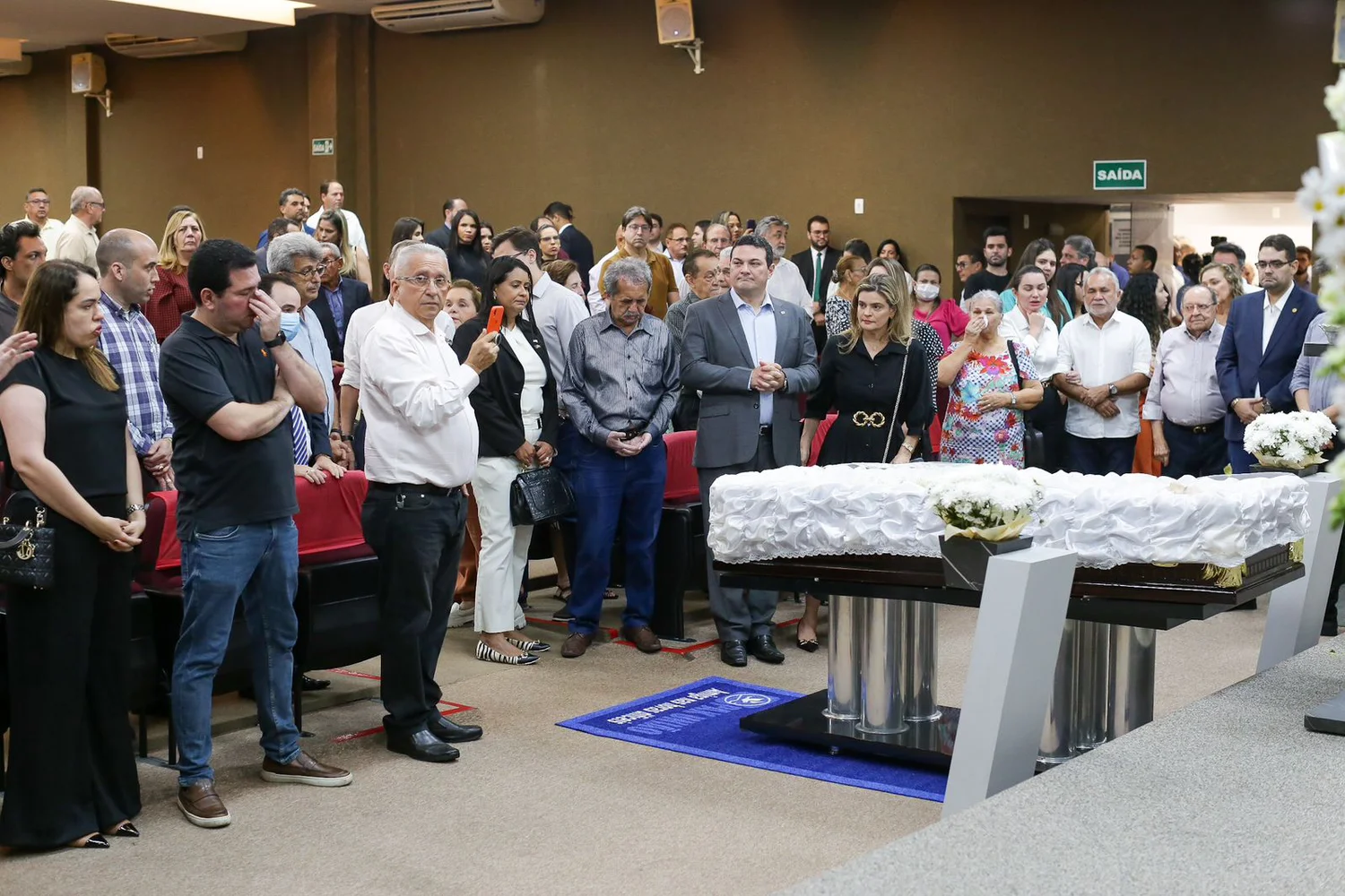 Familiares e amigos de Sala prestam homenagem na cidade natal do