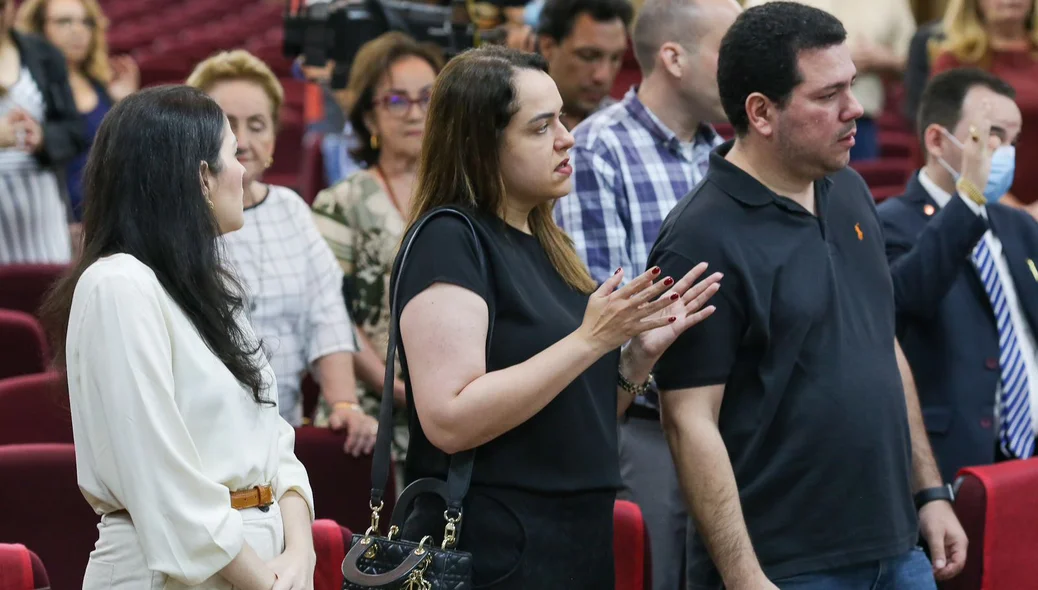 Familiares presentes no velório de Celso Barros Coelho