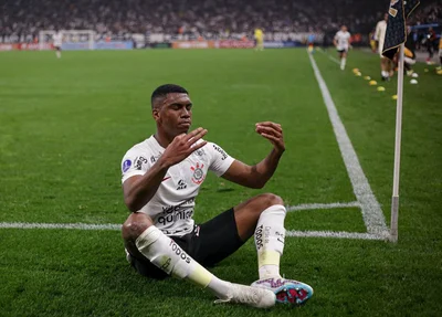 Felipe Augusto foi o autor do gol da vitória do Corinthians