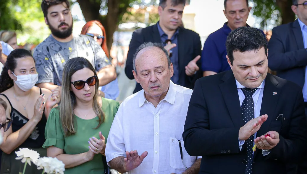 Filho e neto se despedem de Celso Barros Coelho