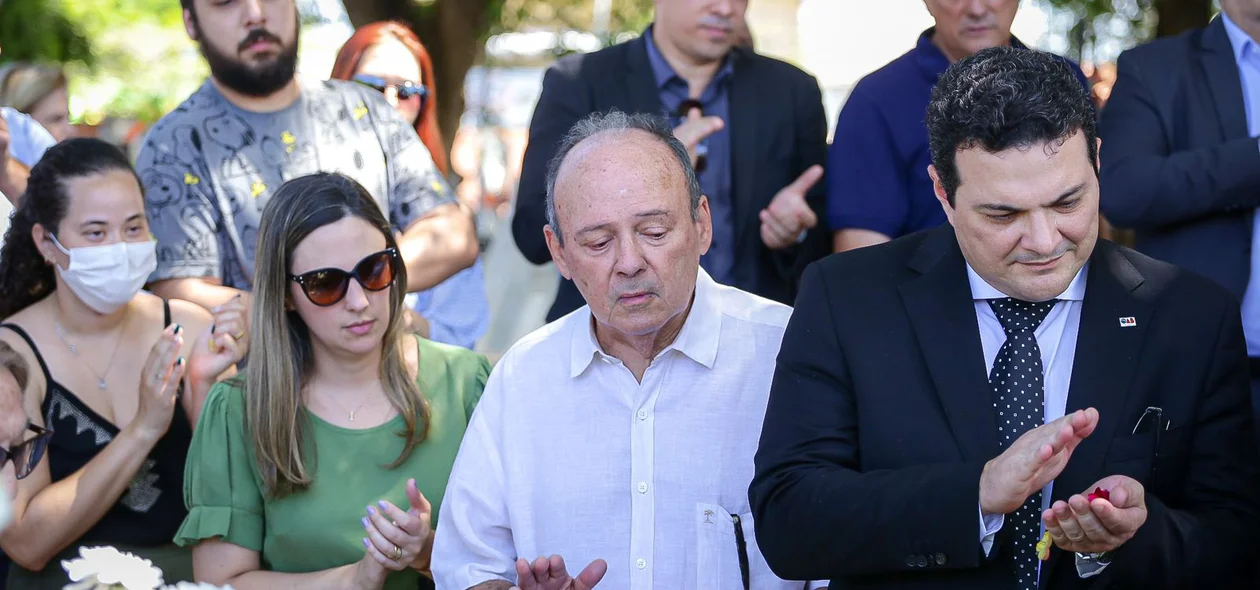 Filho e neto se despedem de Celso Barros Coelho