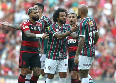 Gabriel Barbosa e Marcelo no clássico Fla-Flu pela 1ª rodada da Série A do Campeonato Brasileiro