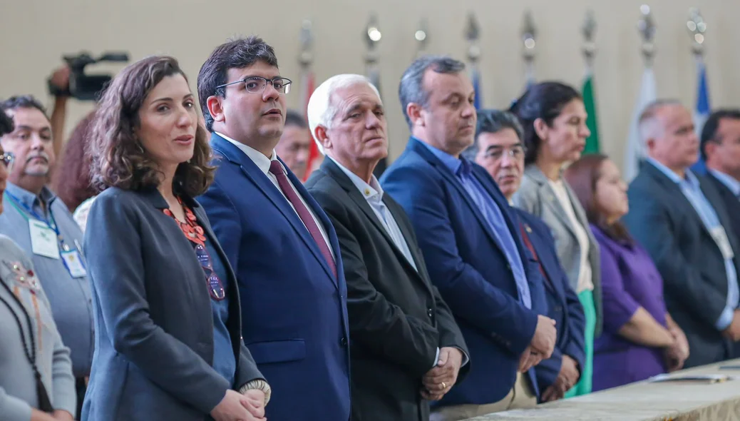 Governador do Piauí e demais autoridades no evento