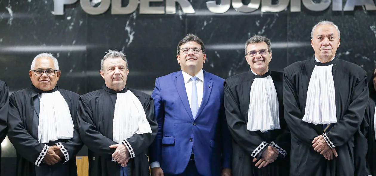 Governador Rafael Fonteles e o desembargador empossado
