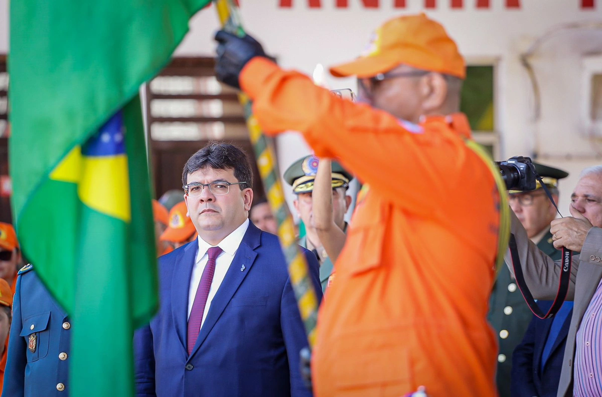 Hasteamento da bandeira do Brasil
