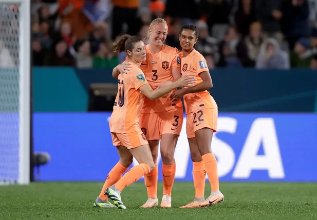 Holanda venceu Portugal