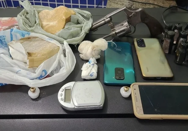 Ilícitos apreendidos em boca de fumo na comunidade Lagoa da Prata em Parnaíba
