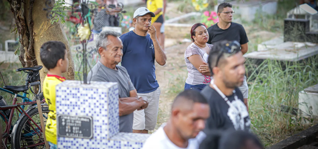 Índio é enterrado em Teresina
