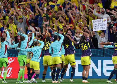 Jogadoras da seleção colombiana comemoram vitória histórica sobre a Alemanha