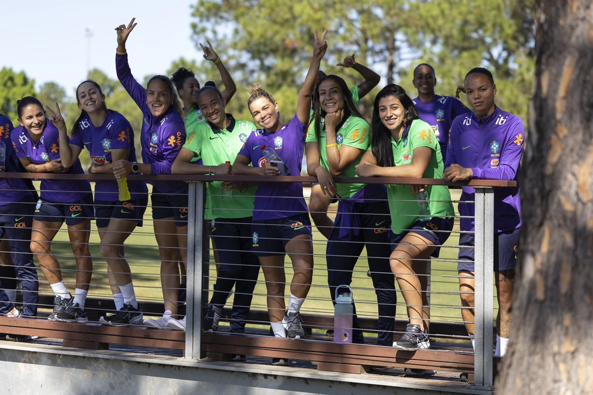 Jogadoras da seleção participam de atividades de recuperação