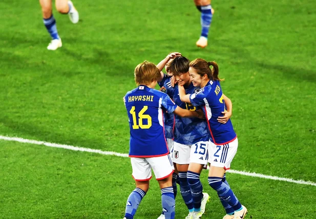 Jogadoras do Japão comemoram classificação para as oitavas da Copa do Mundo