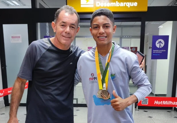 Jovem canoísta piauiense João Pedro Alves da Silva