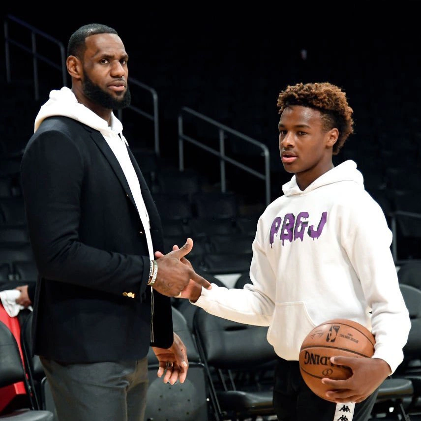 LeBron e seu filho mais velho, Bronny James