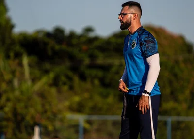Luan Carlos, técnico do Altos