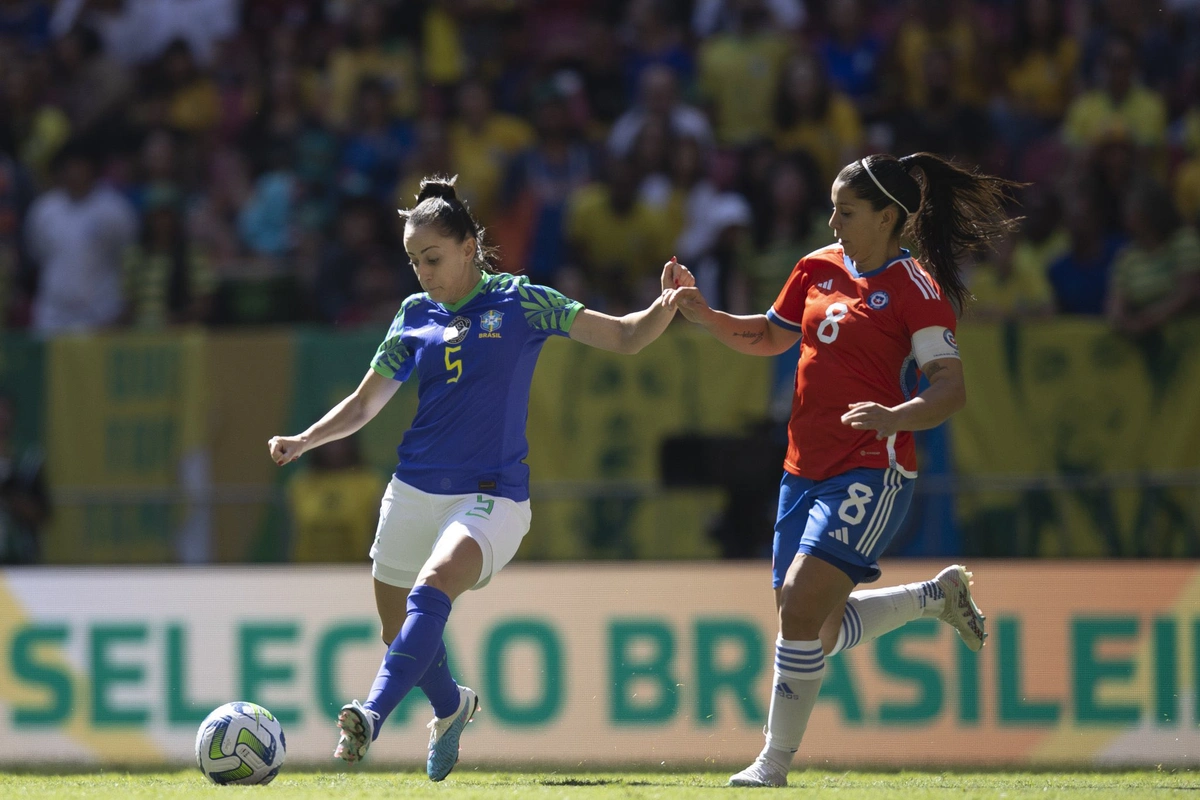 Luana marcou um dos gols na vitória brasileira diante do Chile