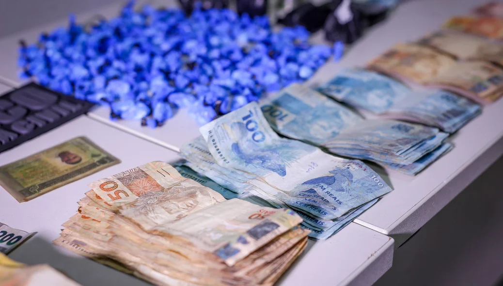 Mais de R$ 5 mil apreendidos