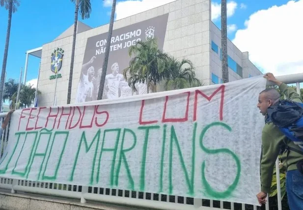 Mancha Verde protesta contra a CBF nesta terça-feira (04)