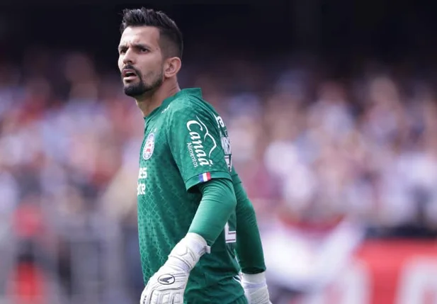 Marcos Felipe teve uma manhã de muito trabalho no Morumbi