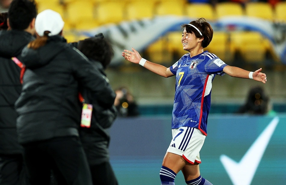 Miyazawa foi o nome da partida ao marcar dois gols e conceder uma assistência