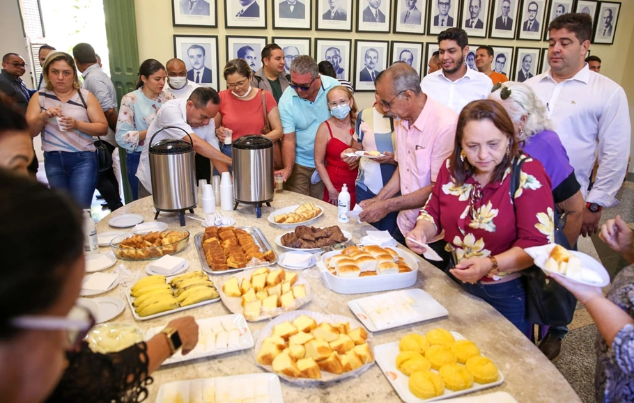 Moradores do bairro Cristo Rei em mais uma edição do “Café com o Prefeito”