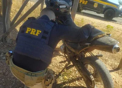 Motocicleta sem placa apreendida em Nazaré do Piauí