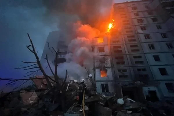 Novo ataque russo em cidades do sul da Ucrânia provoca a morte de pelo menos dez pessoas
