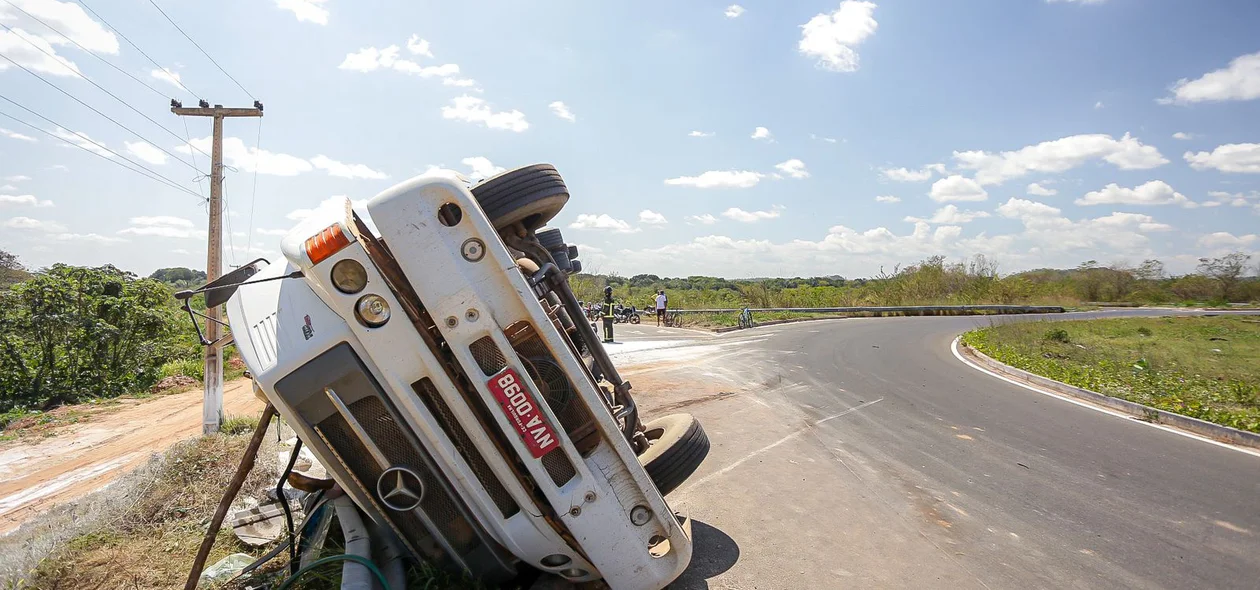O acidente aconteceu no Rodoanel de Teresina, na região da Usina Santana, zona sudeste da Capital