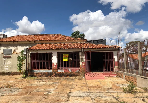O imóvel fica situado entre as Ruas Paissandu e 24 de Janeiro