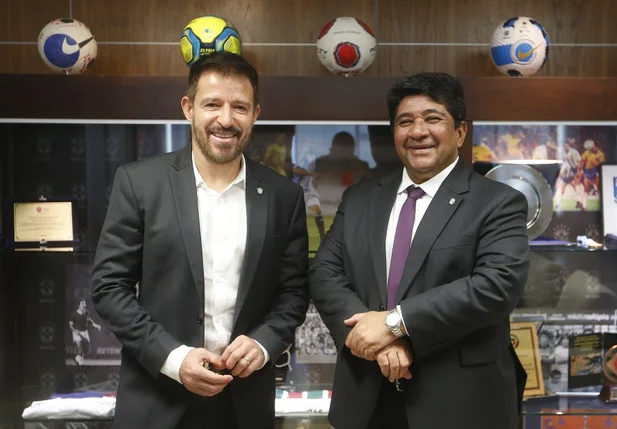 O presidente da CBF, Ednaldo Rodrigues, e o treinador Ramon Menezes