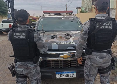 O revólver calibre 38 e cinco munições foram apreendidos pela Polícia Militar