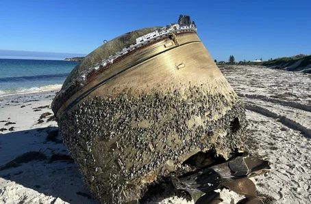 Objeto cilíndrico encontrado em praia na Austrália