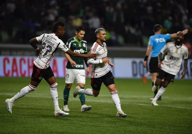 Palmeiras e Flamengo empatam em 1 a 1 no Allianz Parque