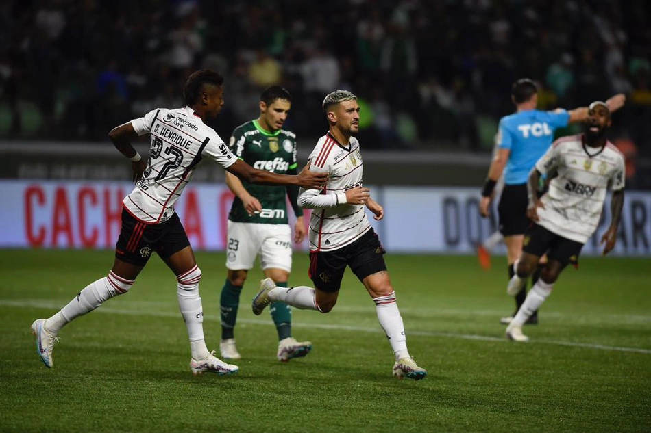 Palmeiras e Flamengo empatam em 1 a 1 no Allianz Parque