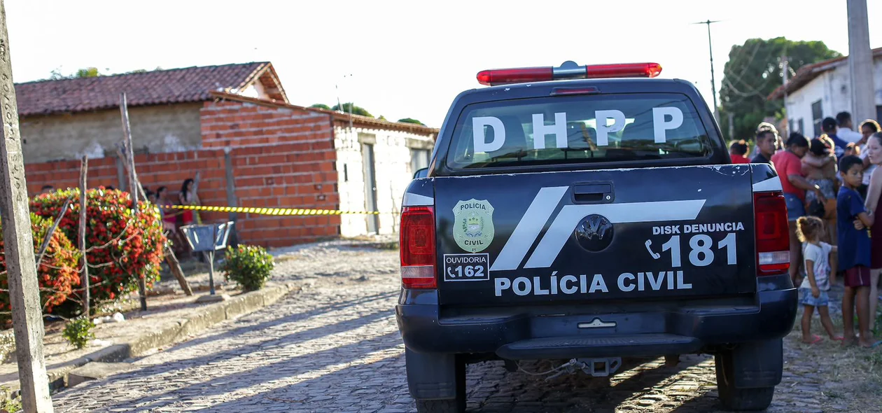 Polícia Civil no local
