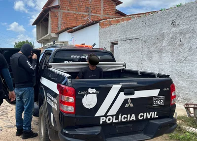 Polícia cumpriu quatro mandados de busca e apreensão no Bairro Don Rufino, na cidade de Parnaíba (PI).