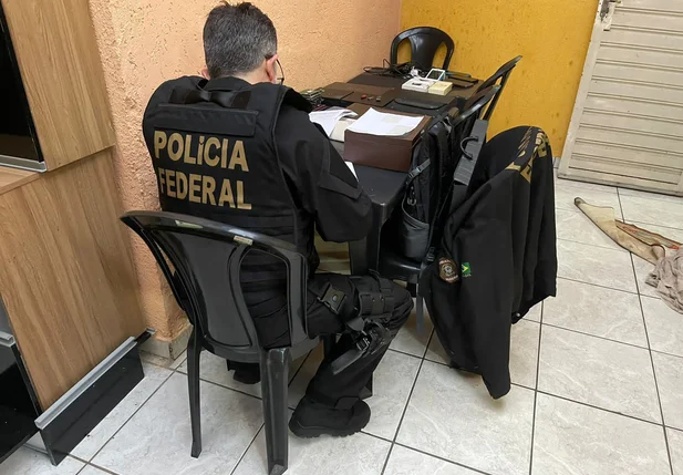 Policial federal na operação