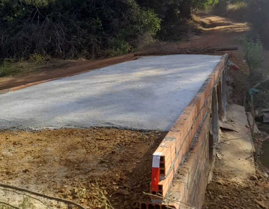 Ponte no bairro Ipueiras