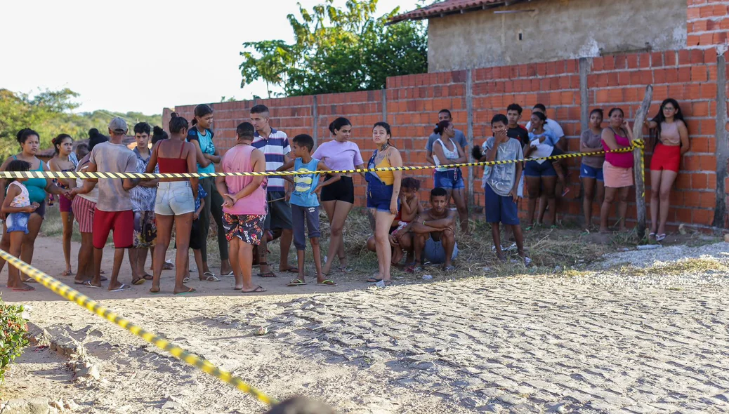 Populares no local do crime